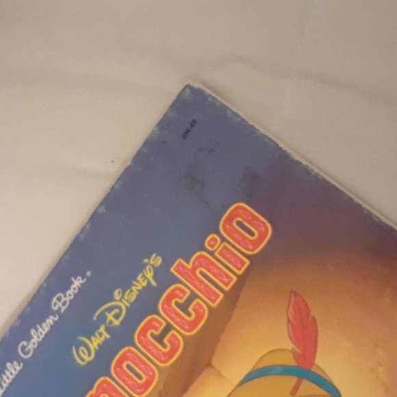 Walt Disney Pinocchio Little Golden Book - Picture 8 of 9